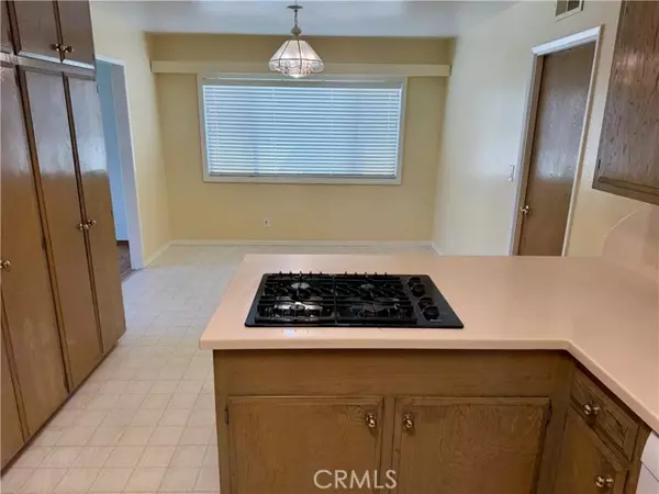 Anaheim, CA 92804,3123 West Teranimar