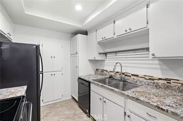 Lake Forest, CA 92630,20702 El Toro