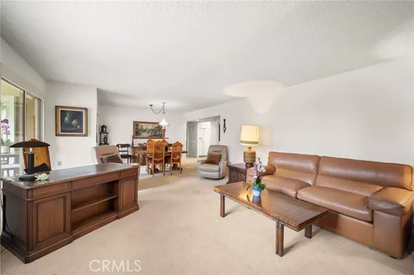 Laguna Woods, CA 92637,3241 San Amadeo