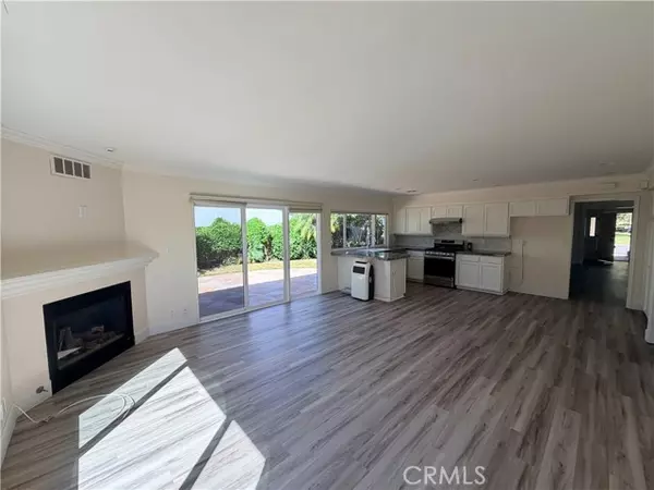 Irvine, CA 92612,19 Aspen Tree