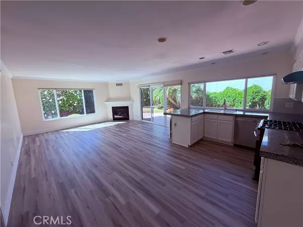 Irvine, CA 92612,19 Aspen Tree