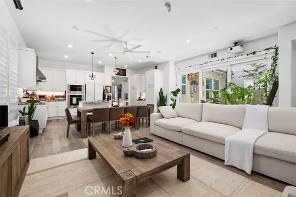 Irvine, CA 92618,124 Sculpture