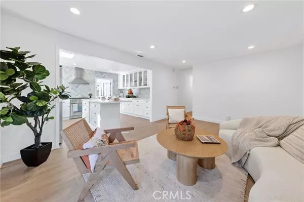 Huntington Beach, CA 92648,302 Cleveland