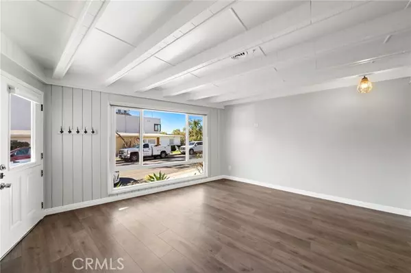 Corona Del Mar, CA 92625,3212 2nd Avenue
