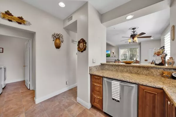 Rancho Santa Margarita, CA 92688,206 Via Vicini