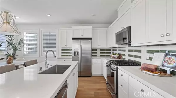 Irvine, CA 92618,209 Yerba
