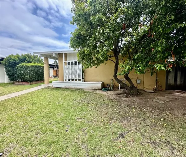 117 Clearbrook Lane, Costa Mesa, CA 92626