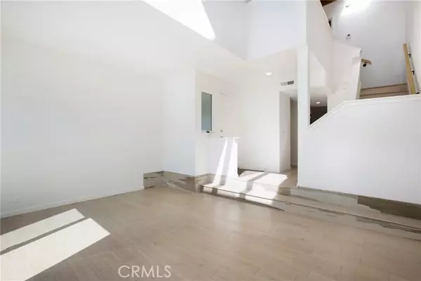 Laguna Beach, CA 92651,552 Cypress