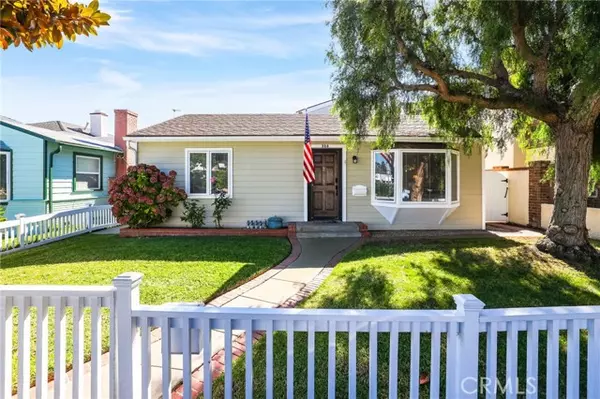 Corona Del Mar, CA 92625,328 Poinsettia