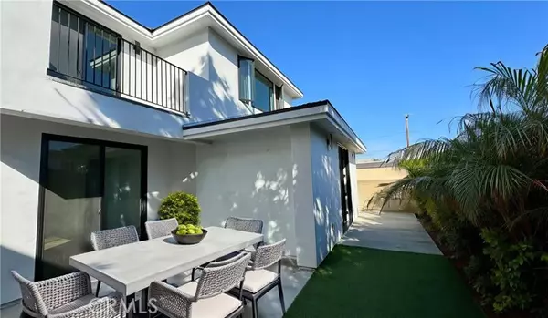 Costa Mesa, CA 92627,2214 Elden Avenue