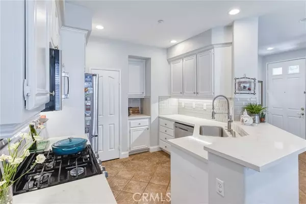 Irvine, CA 92602,50 Sapphire