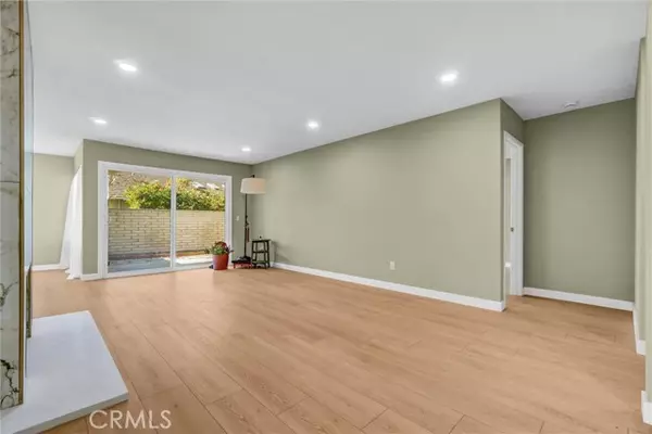 Irvine, CA 92612,8 Dogwood South