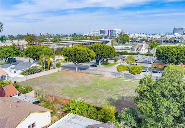 Santa Ana, CA 92706,2828 North Flower Street
