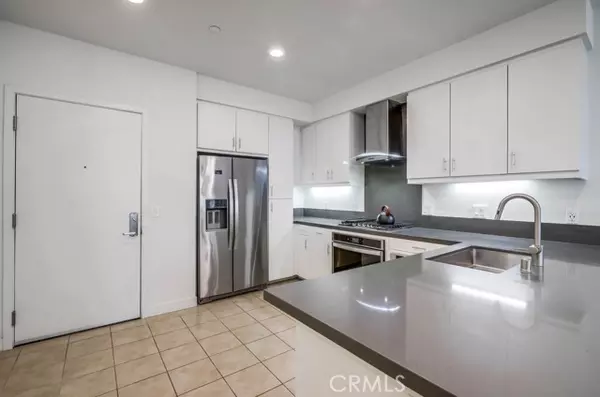 Irvine, CA 92612,1432 Nolita