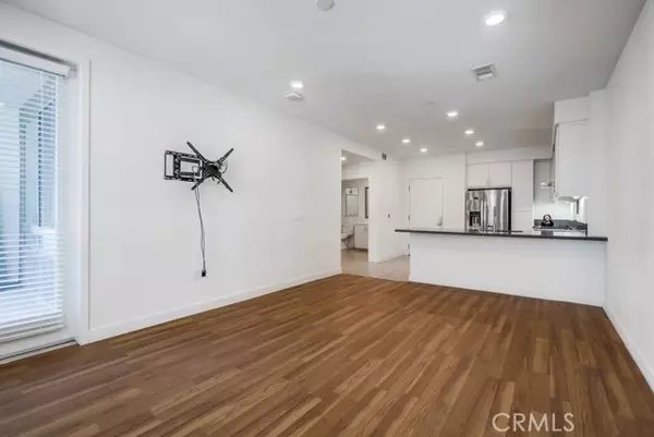 Irvine, CA 92612,1432 Nolita