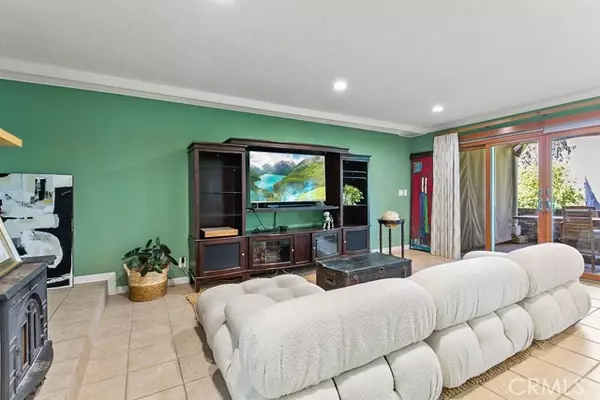 Newport Beach, CA 92660,338 Vista Madera