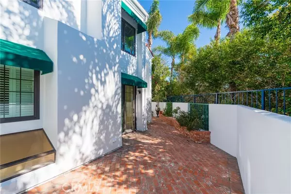 Huntington Beach, CA 92648,19562 Pompano