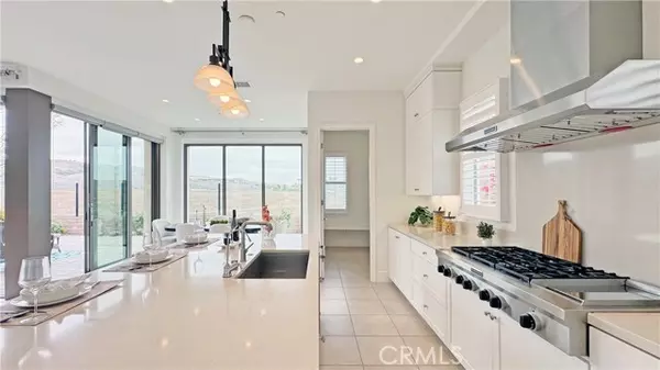 Irvine, CA 92602,236 Oceano