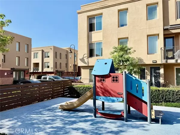 Glendora, CA 91740,422 W Route 66