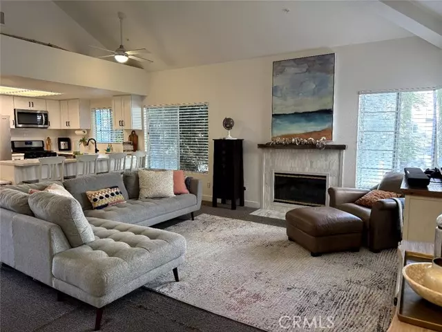 Huntington Beach, CA 92649,4561 Warner