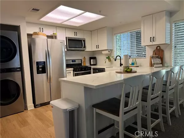 Huntington Beach, CA 92649,4561 Warner