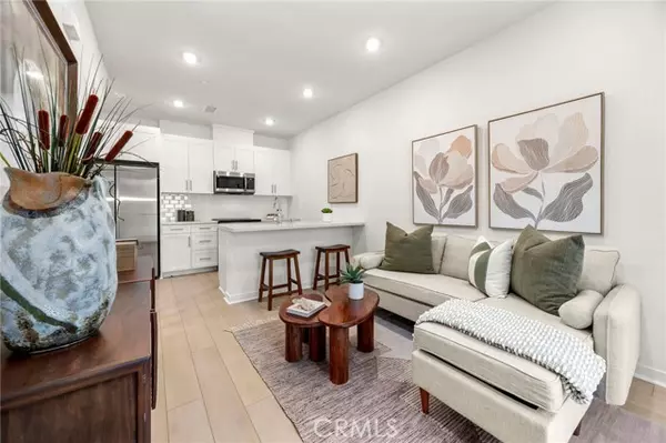 Placentia, CA 92870,1964 Via De La Luna