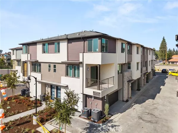 Placentia, CA 92870,1964 Via De La Luna