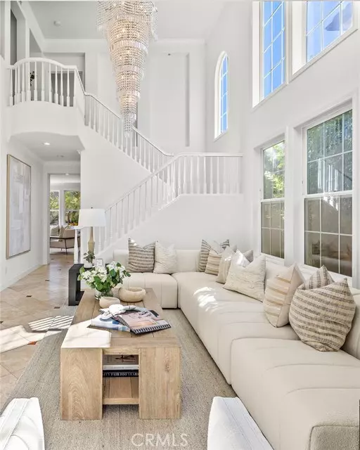 Irvine, CA 92602,18 Bel Spring