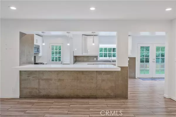 Beverly Hills, CA 90210,1643 San Ysidro Drive