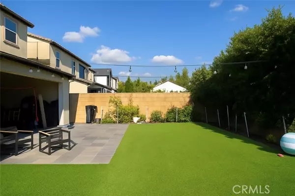 Tustin, CA 92782,279 Barnes