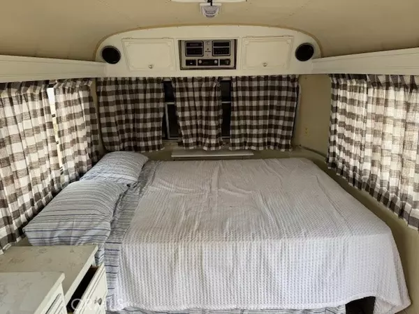 29 Palms, CA 92277,68175 Pole Line