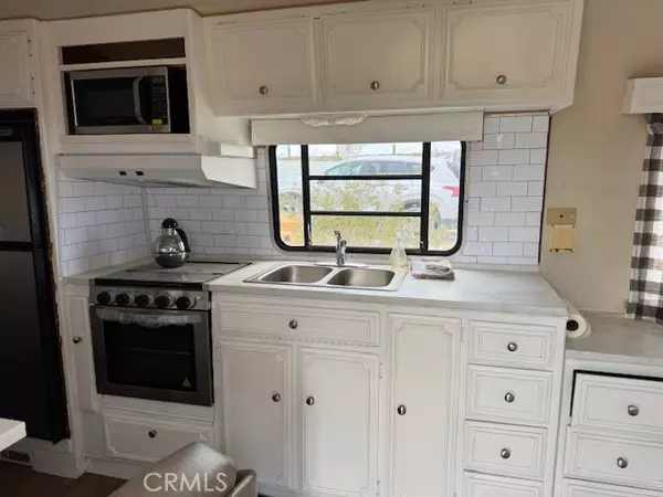 29 Palms, CA 92277,68175 Pole Line