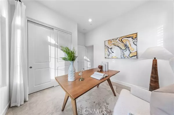 Irvine, CA 92602,138 Jayhawk