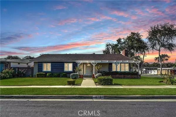 575 North Lincoln Avenue, Fullerton, CA 92831