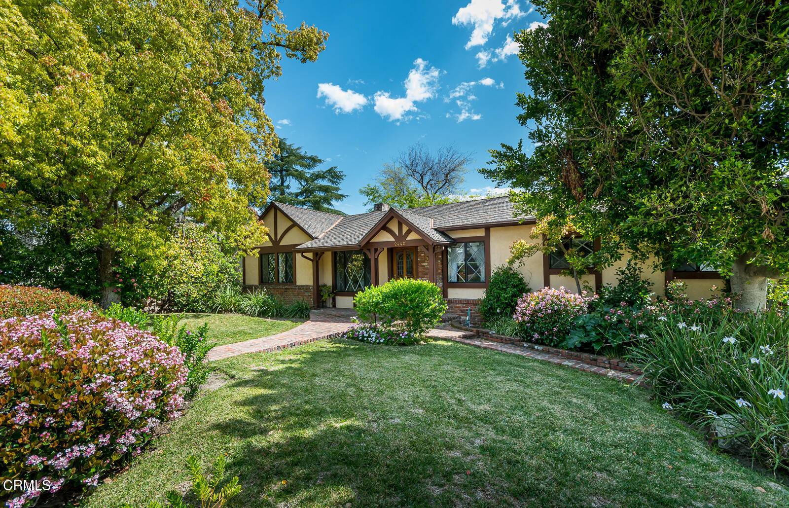 La Crescenta, CA 91214,2440 Mountain Avenue