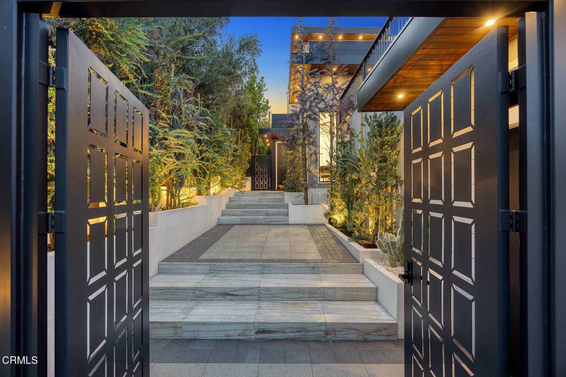 Los Angeles, CA 91604,10747 Valleyheart Drive