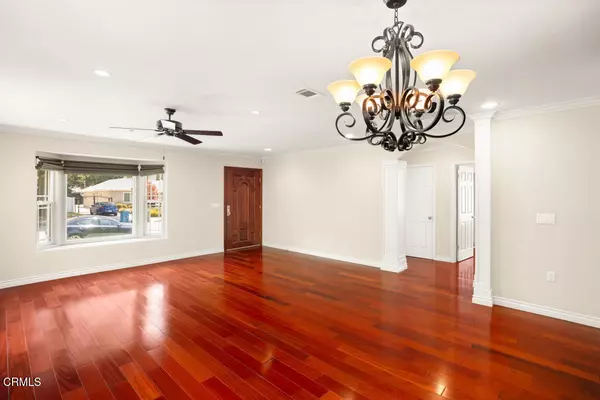 La Canada Flintridge, CA 91011,4841 Crown Avenue
