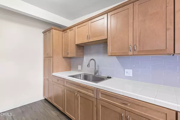 Montrose, CA 91020,2707 Montrose
