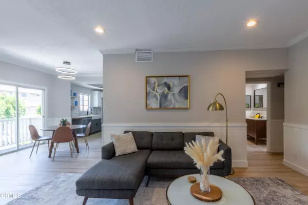 Encino, CA 91316,5135 Zelzah Avenue
