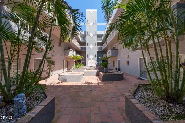 10925 Blix Street, Toluca Lake, CA 91602