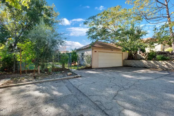 Glendale, CA 91214,3942 Los Olivos Lane