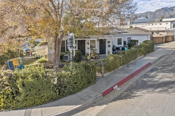 La Crescenta, CA 91214,3007 Community Avenue