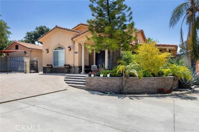 Sunland, CA 91040,10610 Oak Tree Way