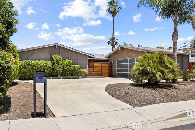 23441 Aetna Street, Woodland Hills, CA 91367