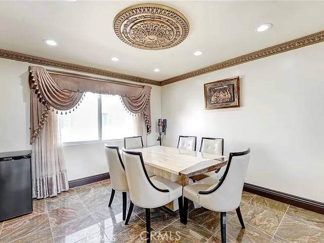 Burbank, CA 91504,9404 Via Yolanda