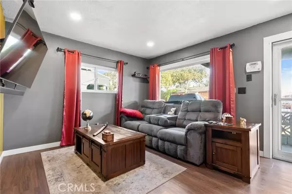 Los Angeles, CA 90003,346 East 90th