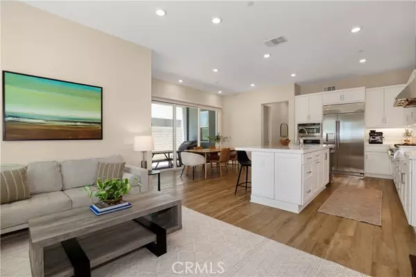 Valencia, CA 91381,27512 Golden Currant Place