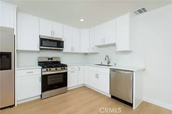La Crescenta, CA 91214,4627 La Crescenta Avenue