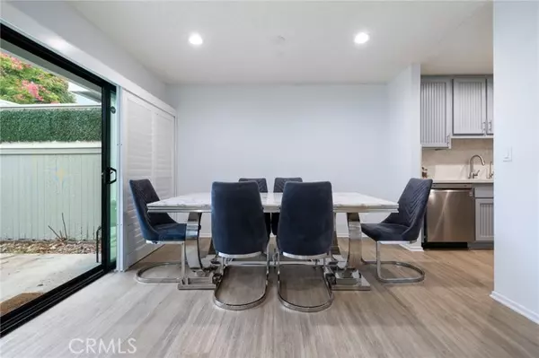 Santa Clarita, CA 91351,27114 Hidaway Avenue