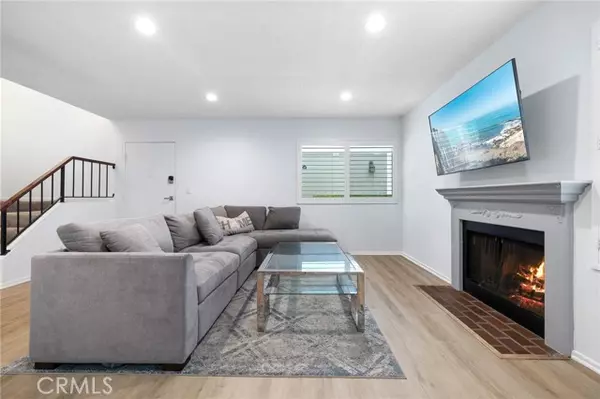 Santa Clarita, CA 91351,27114 Hidaway Avenue